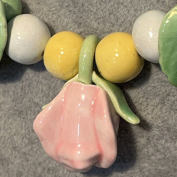 Beautiful Parrot Pearls Pastel Ceramic Vintage Rose Flower Leaf Necklace EUC - Picture 4 of 10